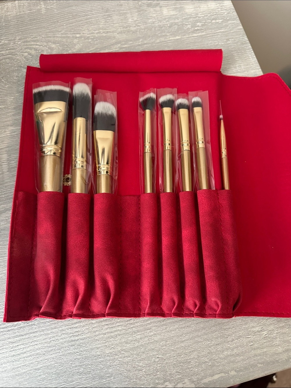 NWOT Luxie Gold Handle Makeup Brush Set with Red Suede Roll
